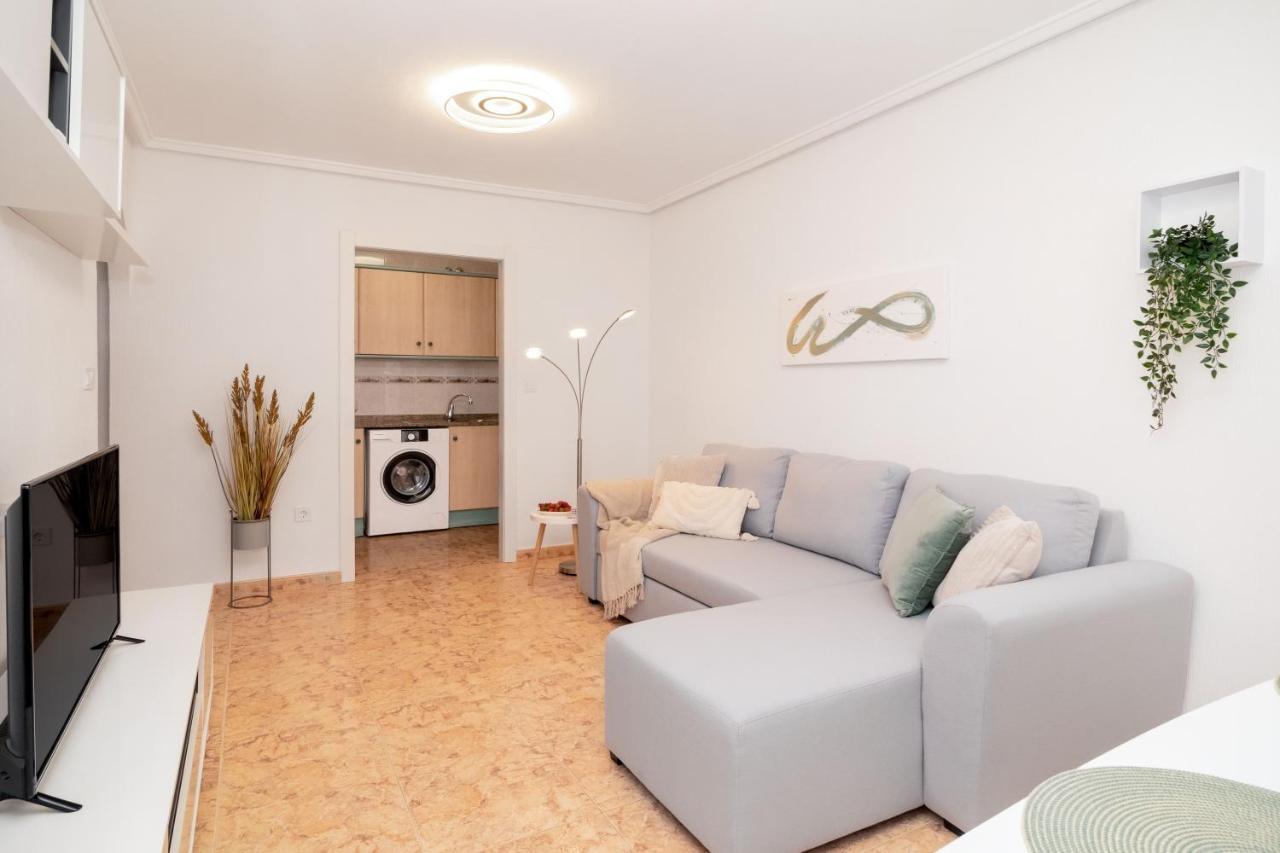 Piso En El Centro Appartement Torrevieja Buitenkant foto