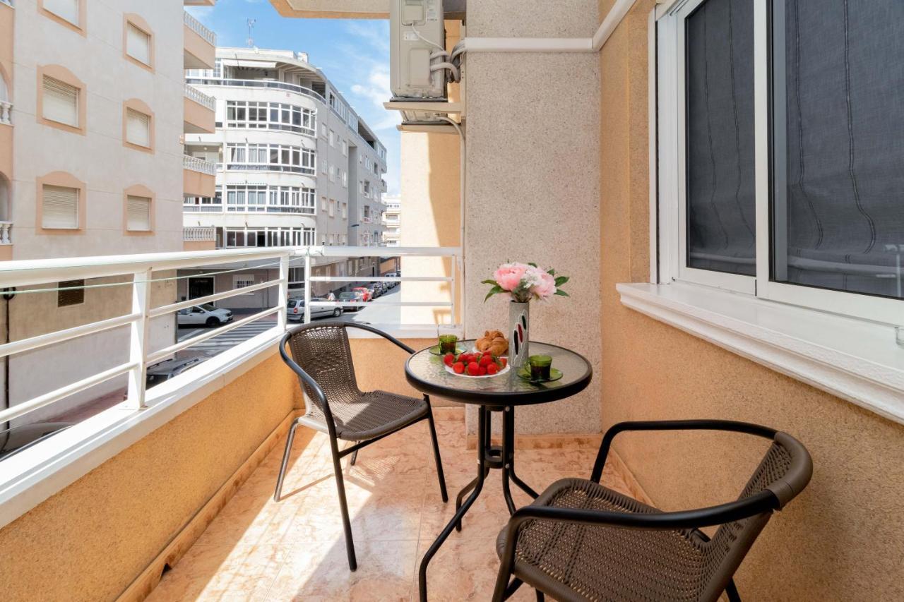 Piso En El Centro Appartement Torrevieja Buitenkant foto