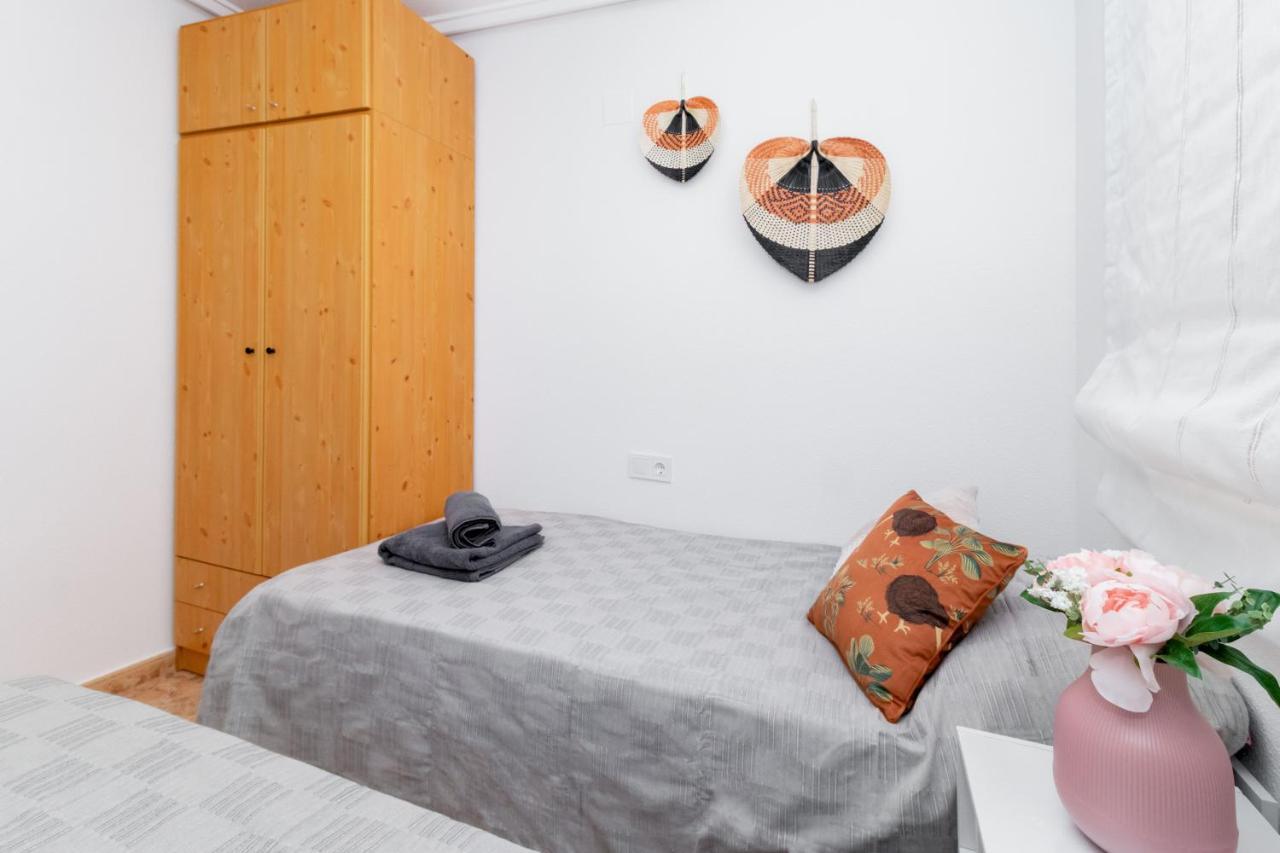 Piso En El Centro Appartement Torrevieja Buitenkant foto